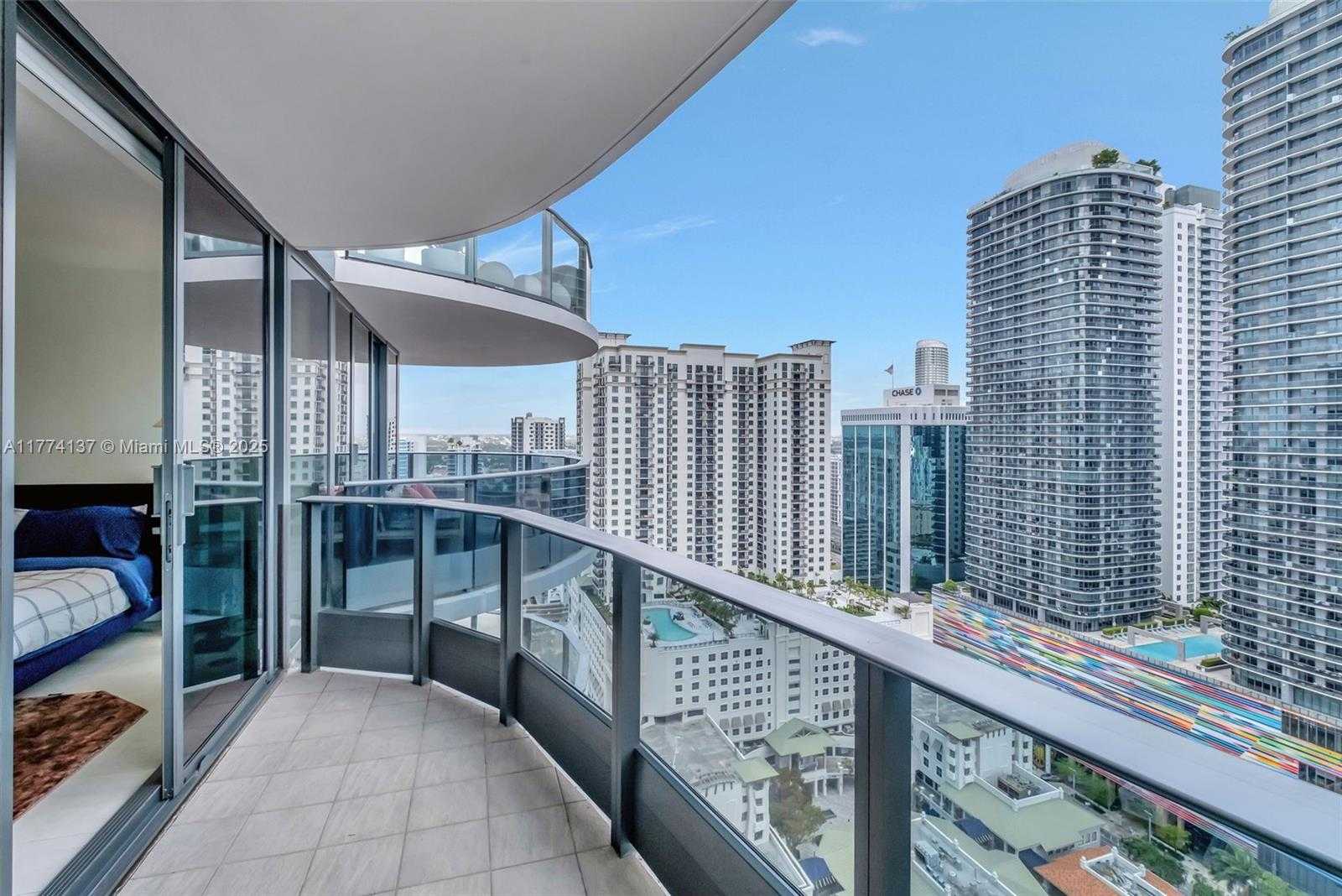 Small Image of 1000 BRICKELL PLZ #2812, Miami Number 21