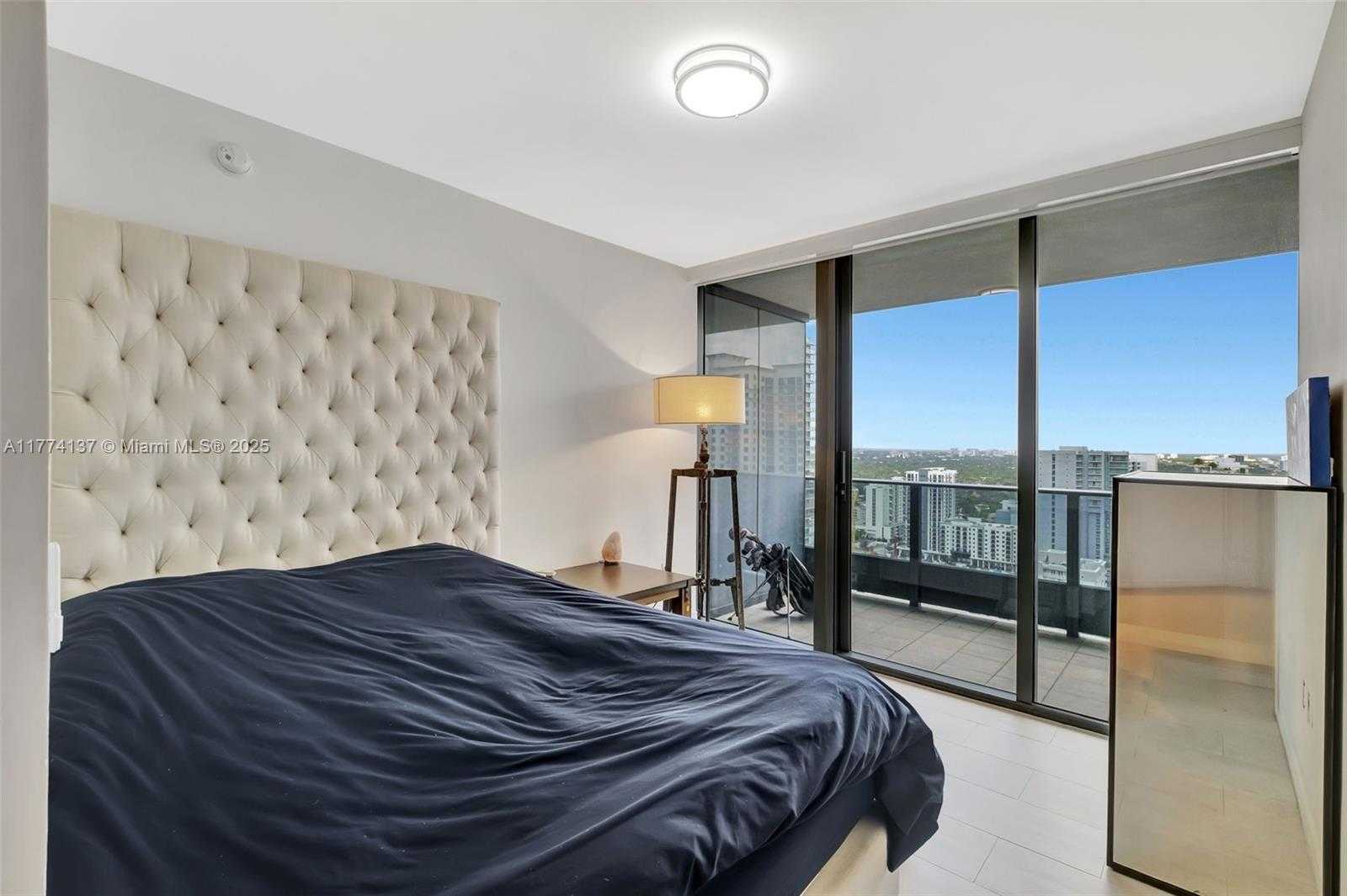 Small Image of 1000 BRICKELL PLZ #2812, Miami Number 23