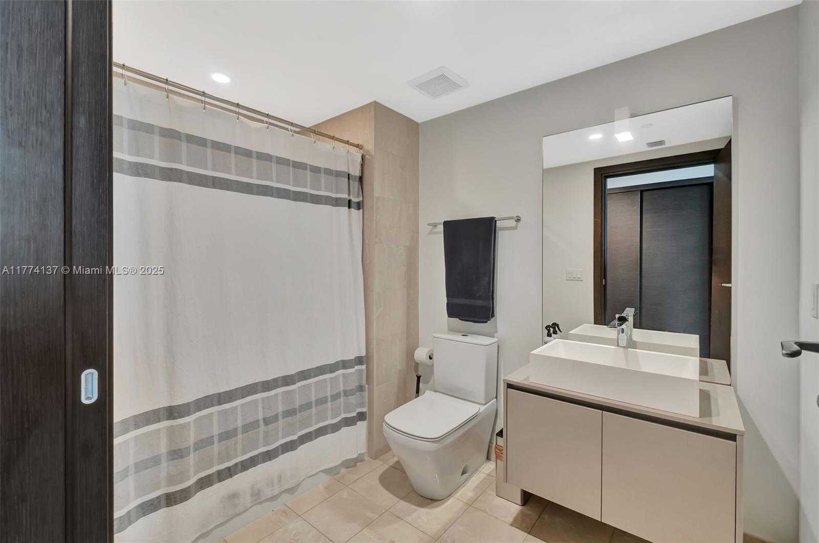 Small Image of 1000 BRICKELL PLZ #2812, Miami Number 24