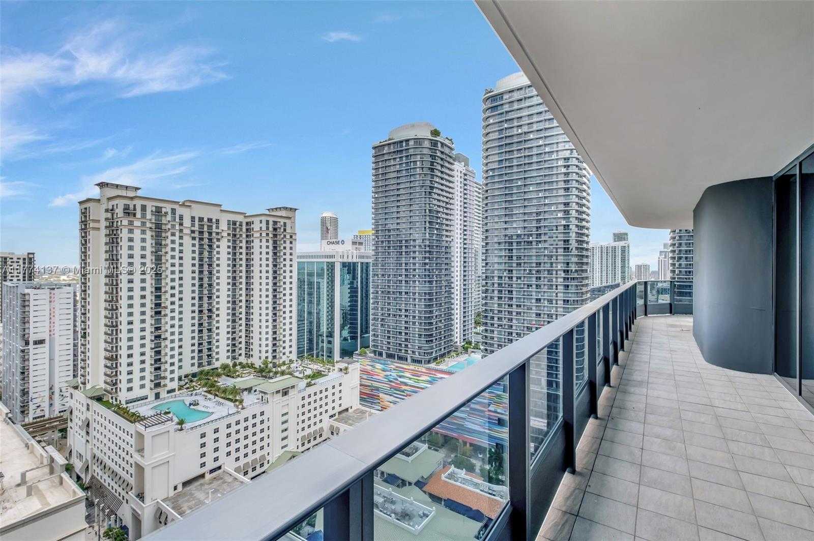 Small Image of 1000 BRICKELL PLZ #2812, Miami Number 26