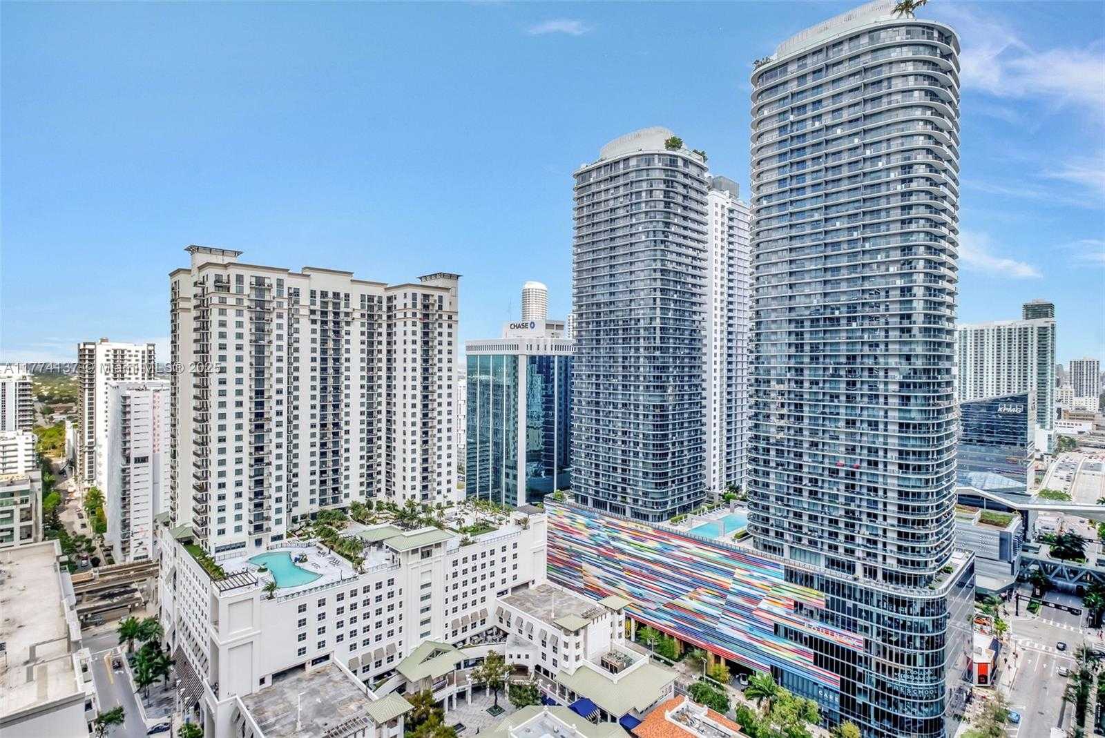 Small Image of 1000 BRICKELL PLZ #2812, Miami Number 30