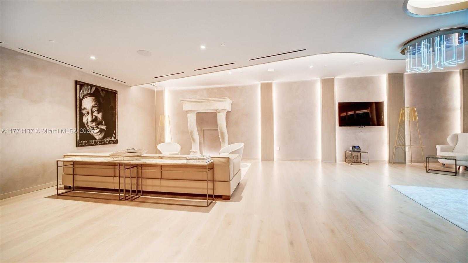 Small Image of 1000 BRICKELL PLZ #2812, Miami Number 37