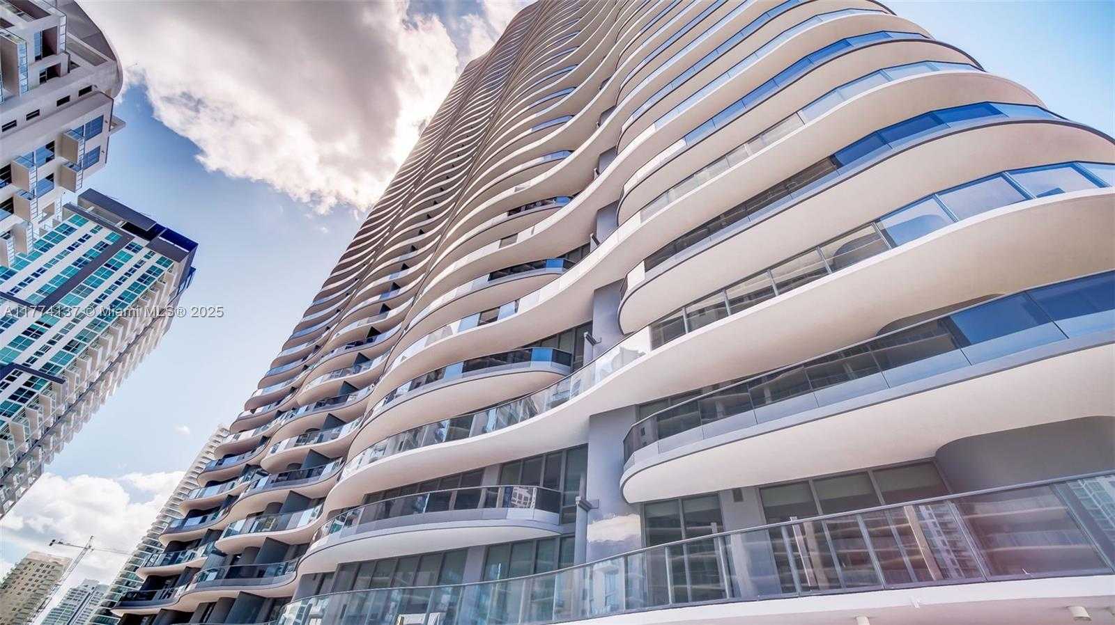 Small Image of 1000 BRICKELL PLZ #2812, Miami Number 60