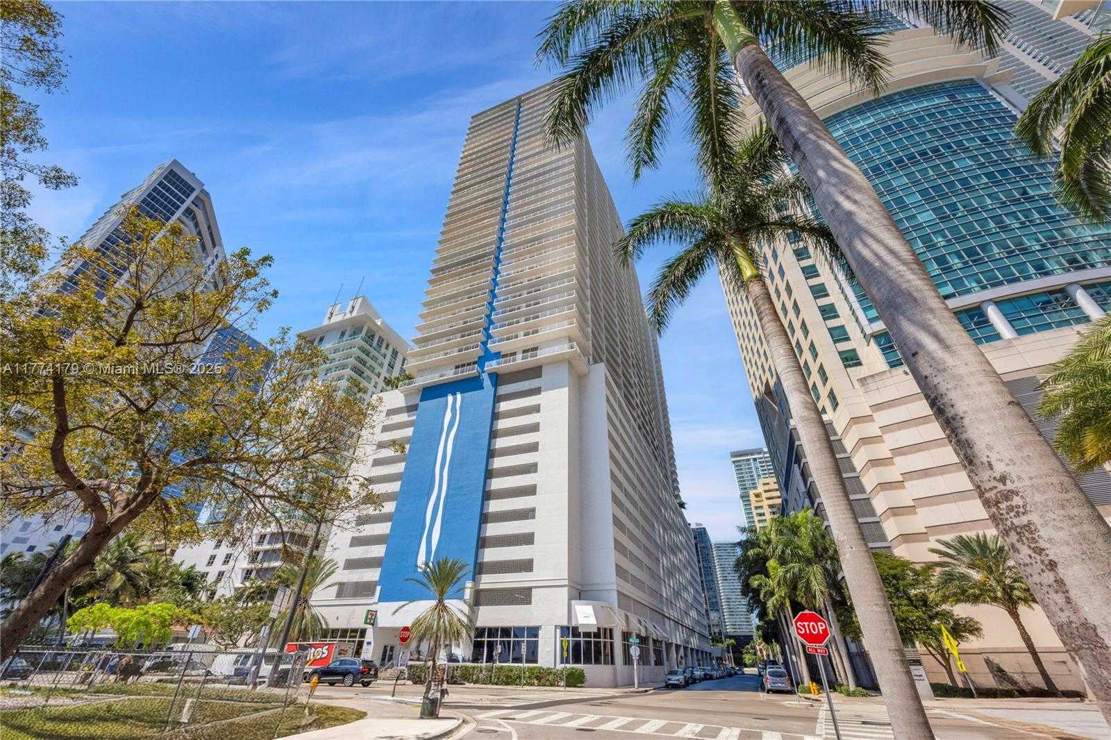 Small Image of 1200 BRICKELL BAY DR #1406, Miami Number 26