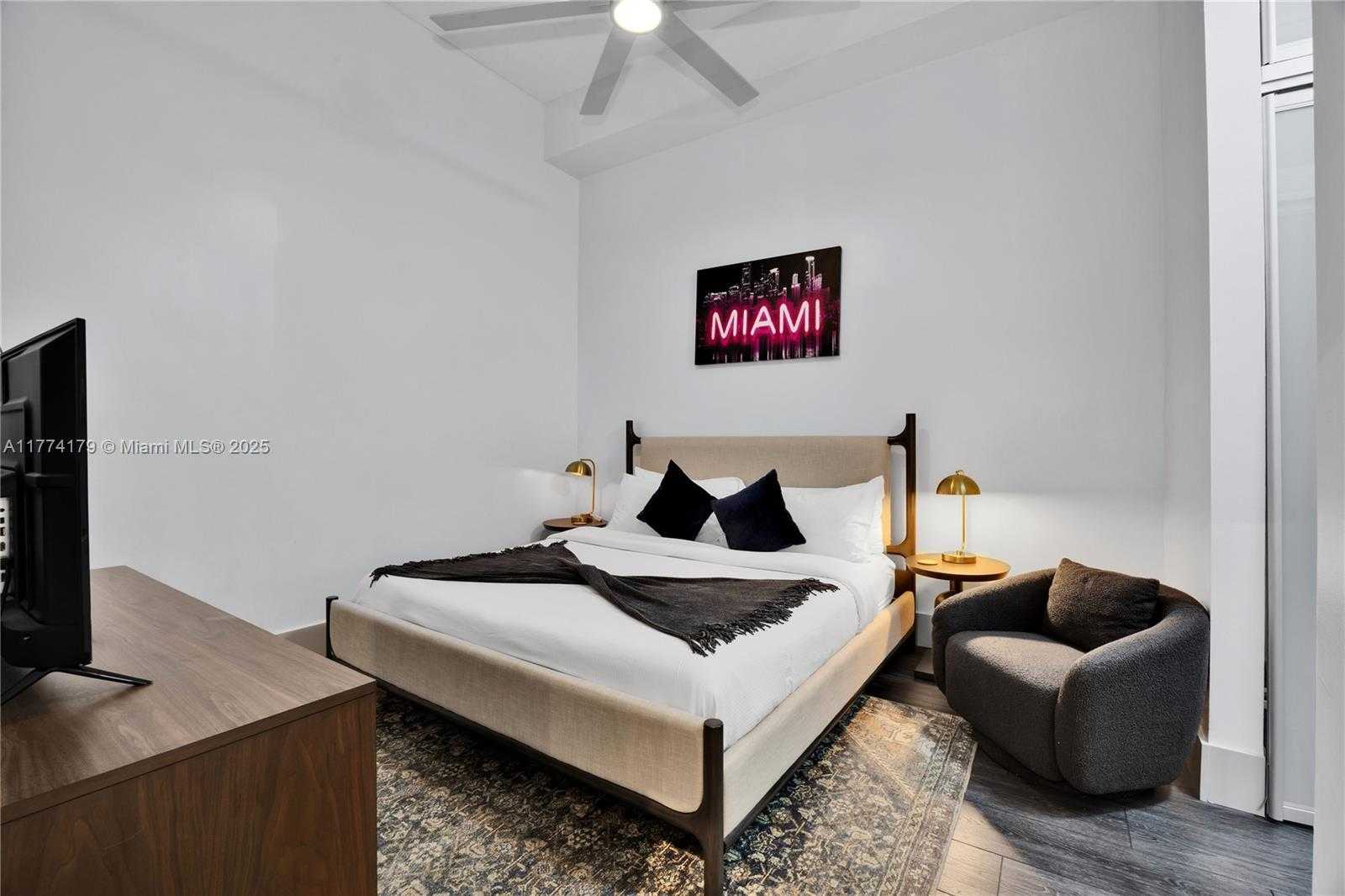 Small Image of 1200 BRICKELL BAY DR #1406, Miami Number 7