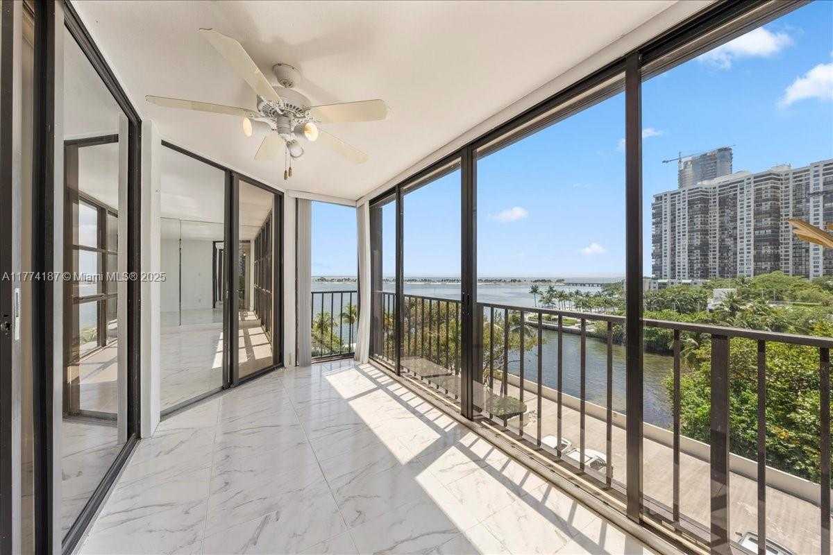 Small Image of 1925 BRICKELL AVE #D610, Miami Number 13