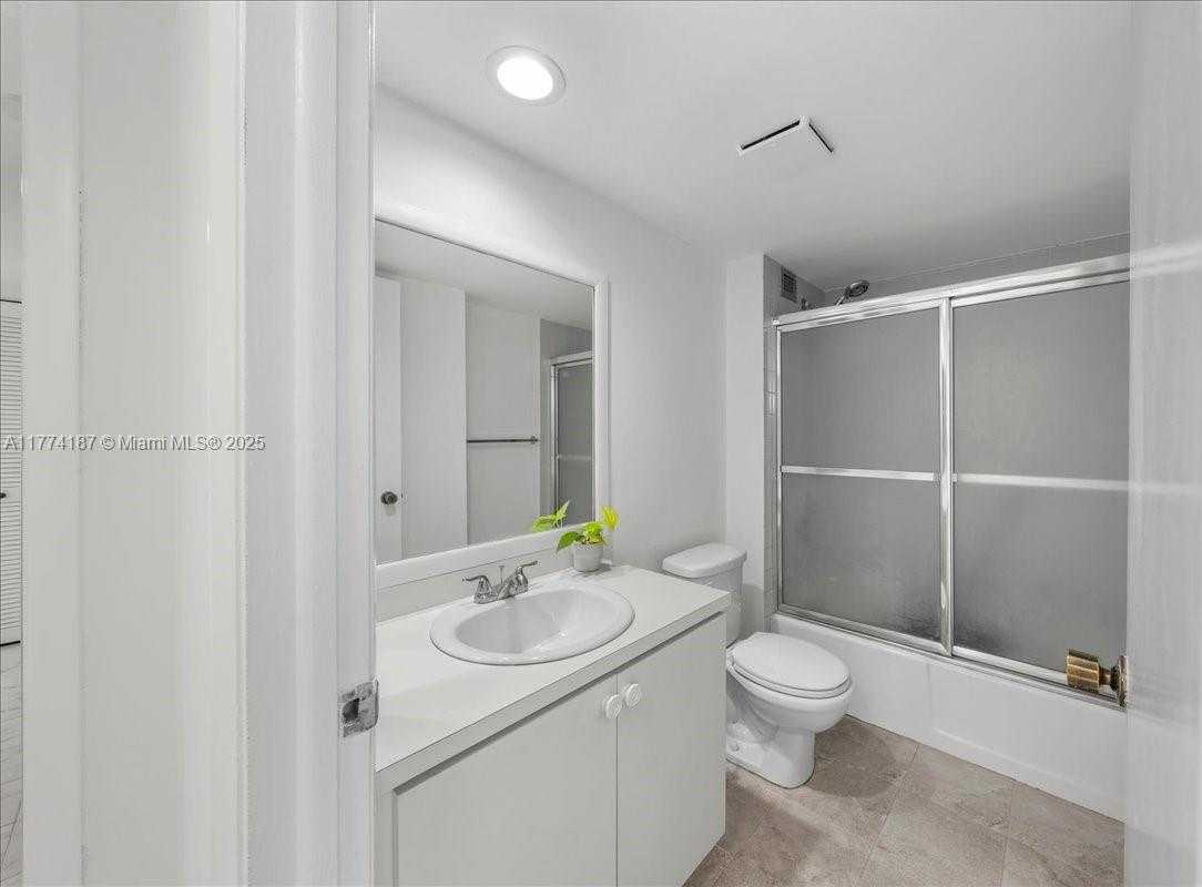 Small Image of 1925 BRICKELL AVE #D610, Miami Number 19