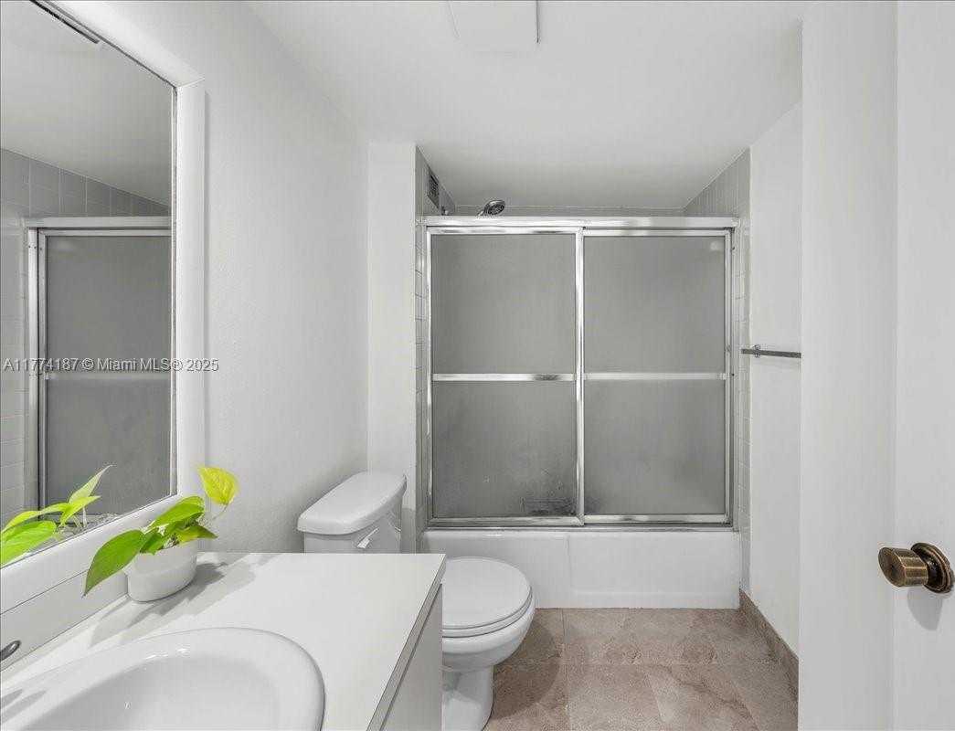 Small Image of 1925 BRICKELL AVE #D610, Miami Number 20