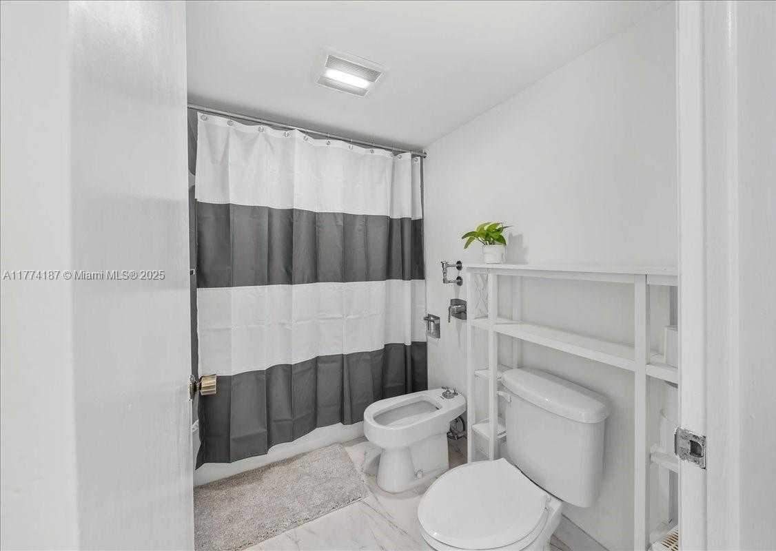 Small Image of 1925 BRICKELL AVE #D610, Miami Number 23