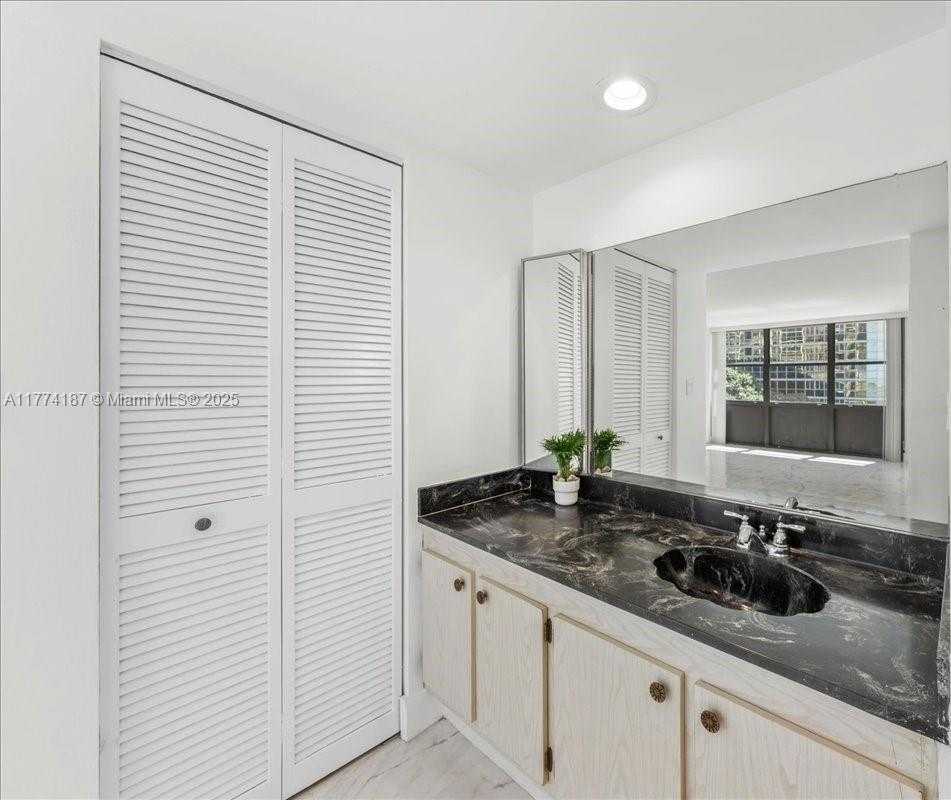 Small Image of 1925 BRICKELL AVE #D610, Miami Number 25