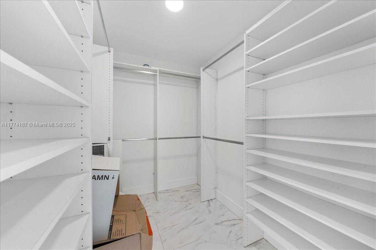 Small Image of 1925 BRICKELL AVE #D610, Miami Number 34