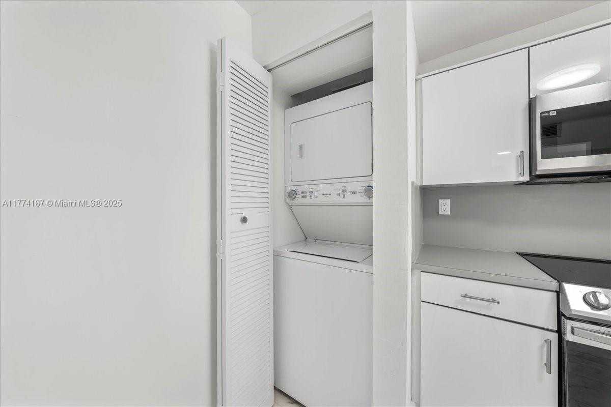 Small Image of 1925 BRICKELL AVE #D610, Miami Number 36