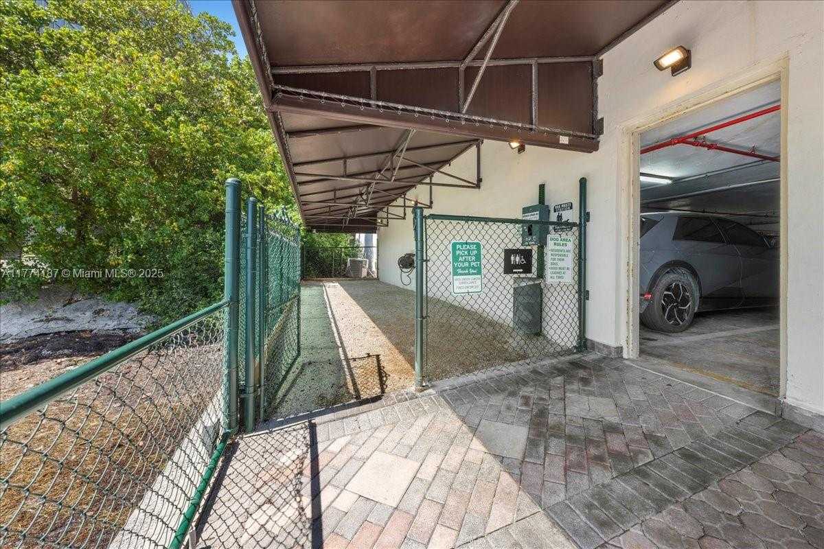 Small Image of 1925 BRICKELL AVE #D610, Miami Number 50