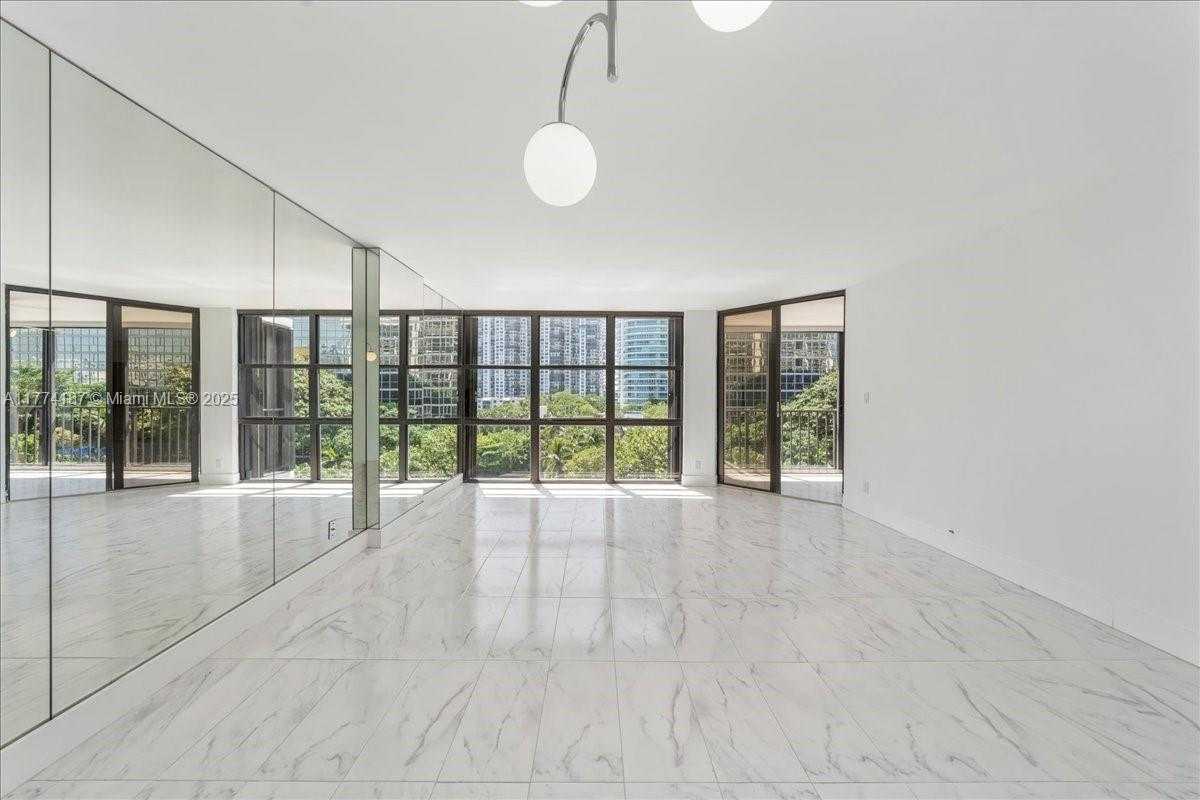 Small Image of 1925 BRICKELL AVE #D610, Miami Number 7