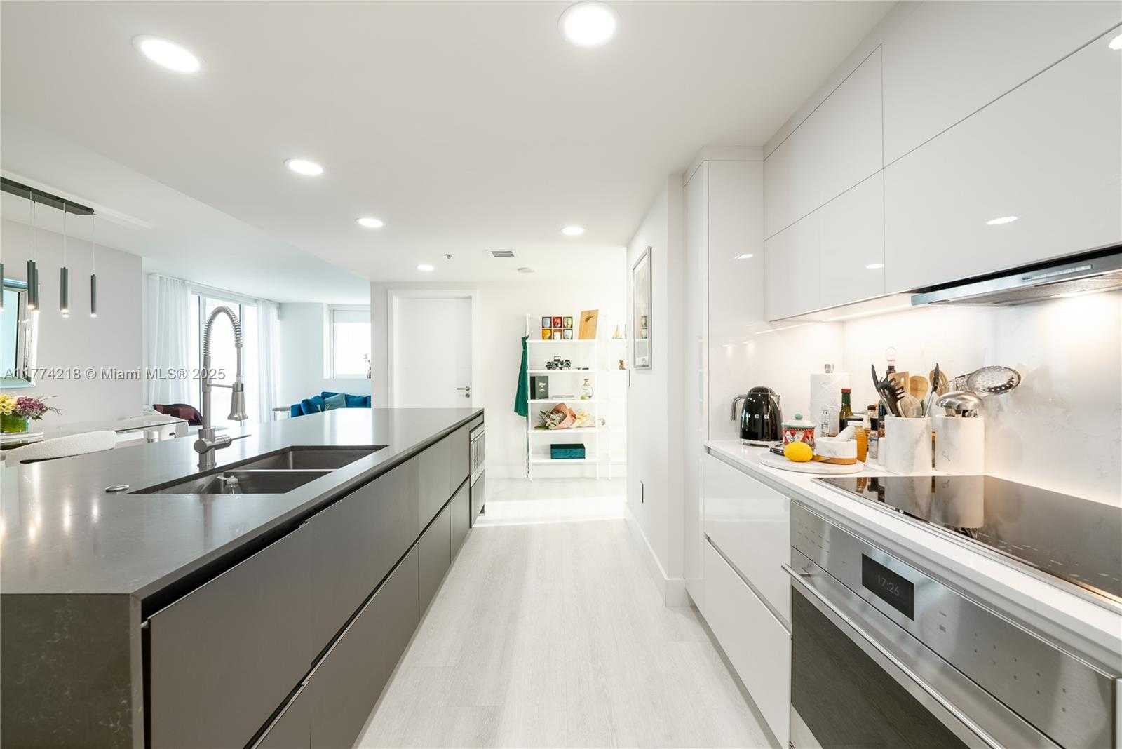 Small Image of 665 NORTH EAST 25TH ST #2301, Miami Number 6