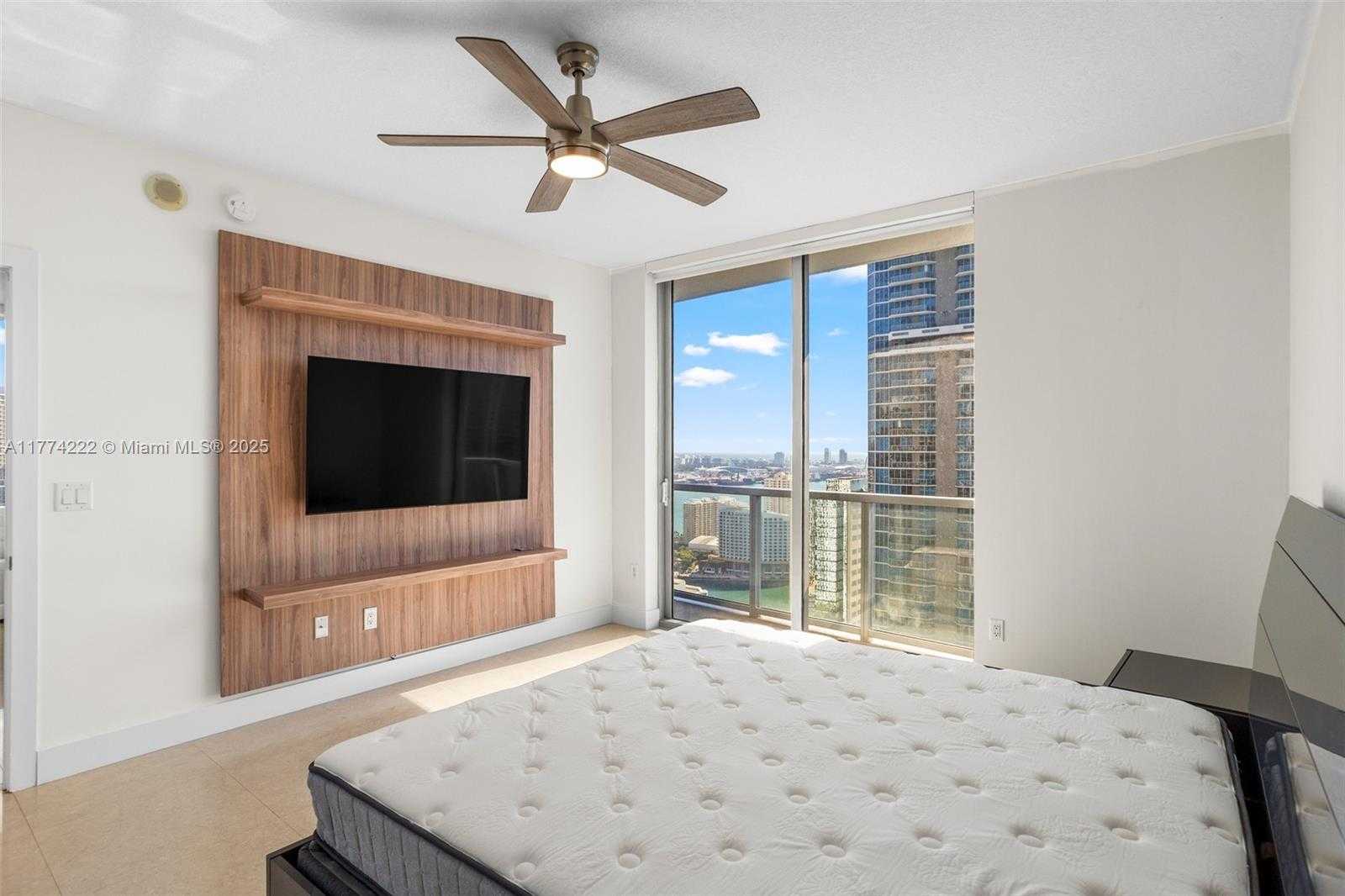 Small Image of 1060 BRICKELL AVE #4001, Miami Number 13