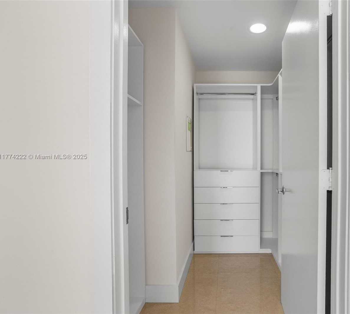Small Image of 1060 BRICKELL AVE #4001, Miami Number 15