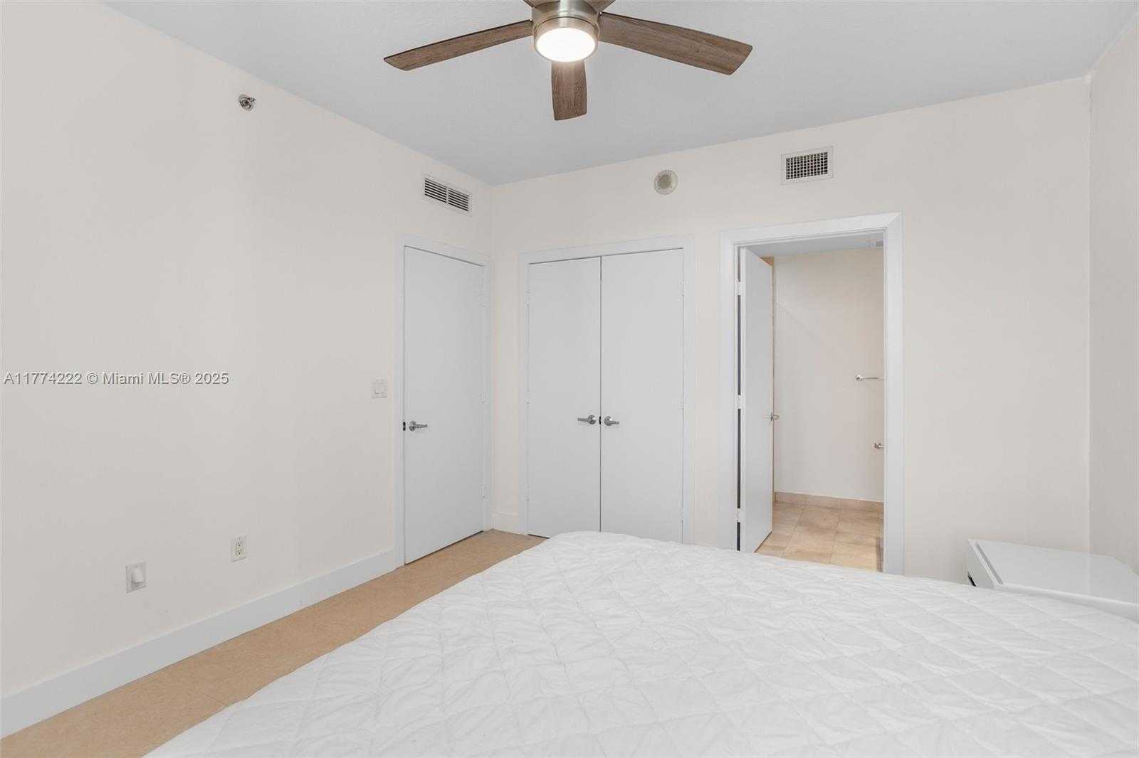 Small Image of 1060 BRICKELL AVE #4001, Miami Number 22