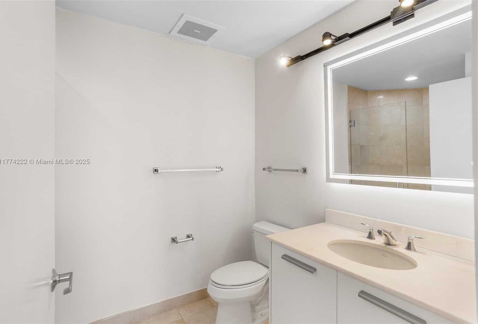Small Image of 1060 BRICKELL AVE #4001, Miami Number 24