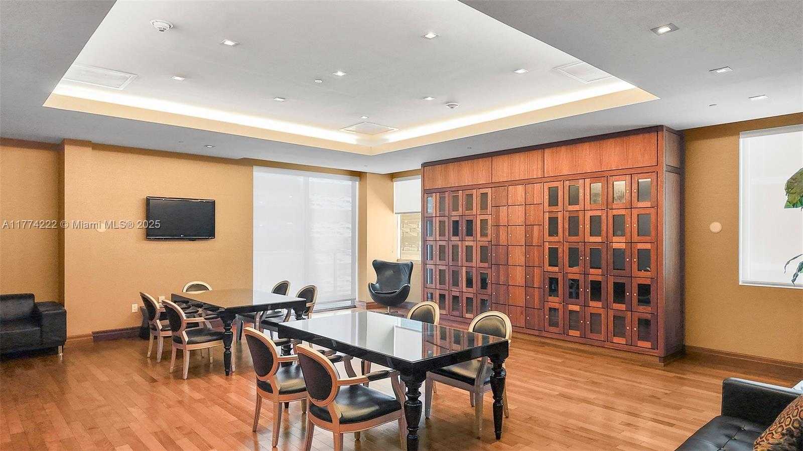Small Image of 1060 BRICKELL AVE #4001, Miami Number 32