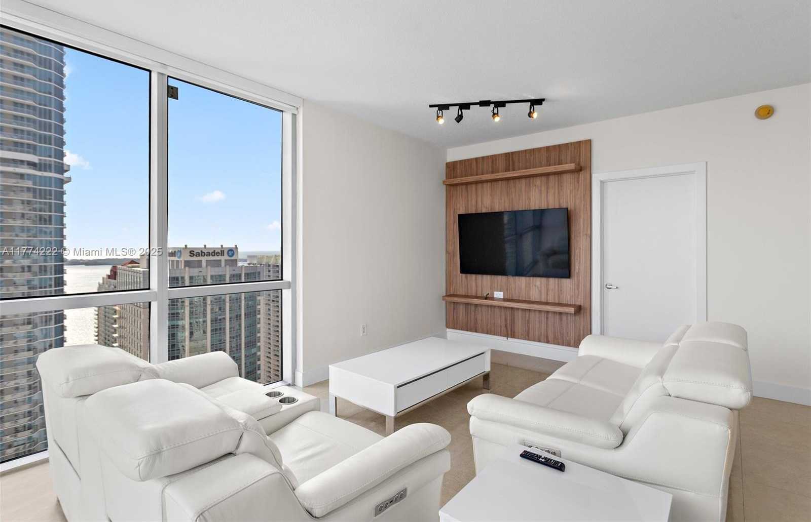 Small Image of 1060 BRICKELL AVE #4001, Miami Number 5