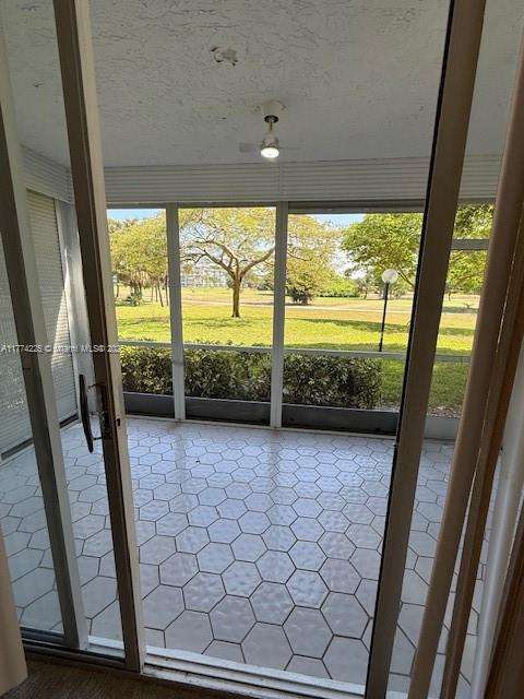 Small Image of 3520 OAKS WAY #107, Pompano Beach Number 26