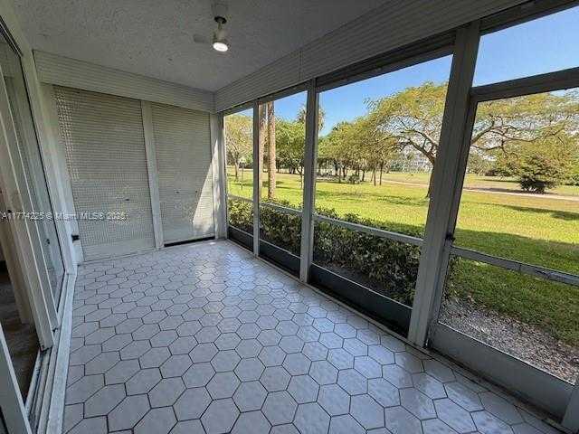 Small Image of 3520 OAKS WAY #107, Pompano Beach Number 27