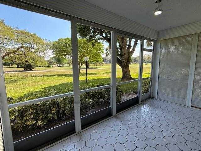 Small Image of 3520 OAKS WAY #107, Pompano Beach Number 28