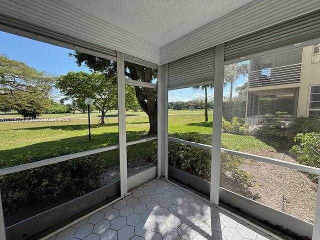 Small Image of 3520 OAKS WAY #107, Pompano Beach Number 29