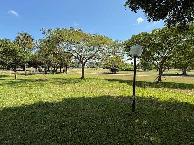 Small Image of 3520 OAKS WAY #107, Pompano Beach Number 30