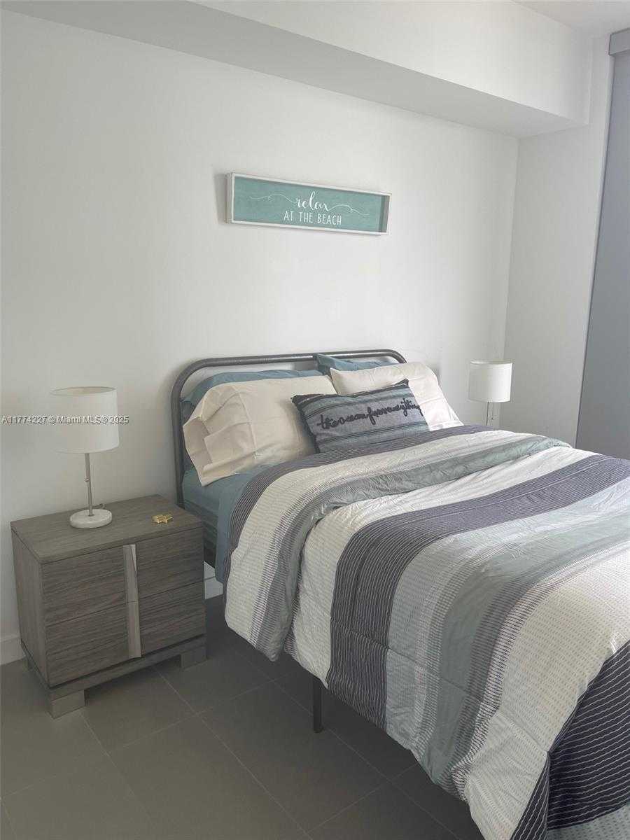 Small Image of 1600 NORTH EAST 1ST AVE #1808, Miami Number 19