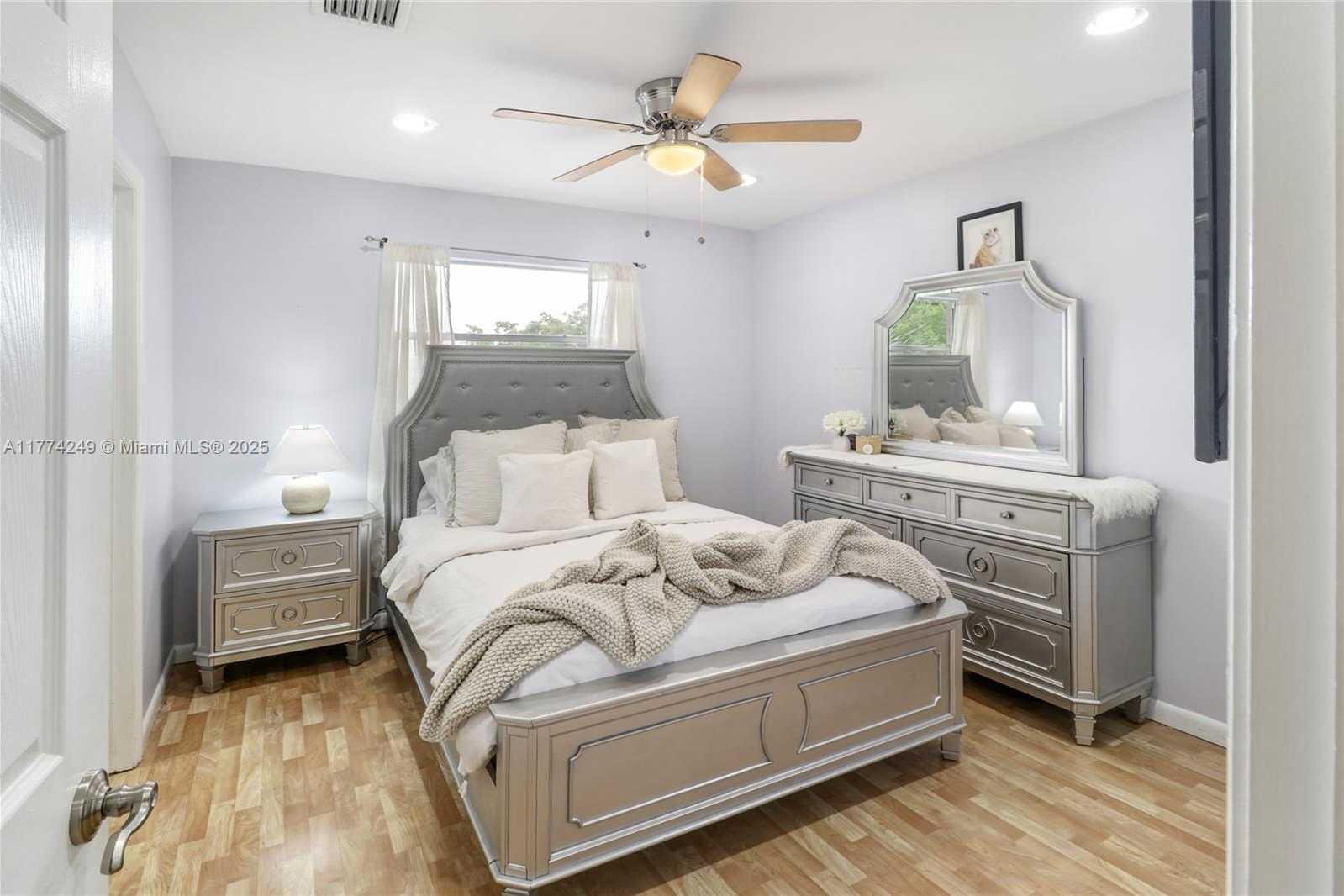 Small Image of 8004 LAGOS DE CAMPO BLVD #C-305, Tamarac Number 18
