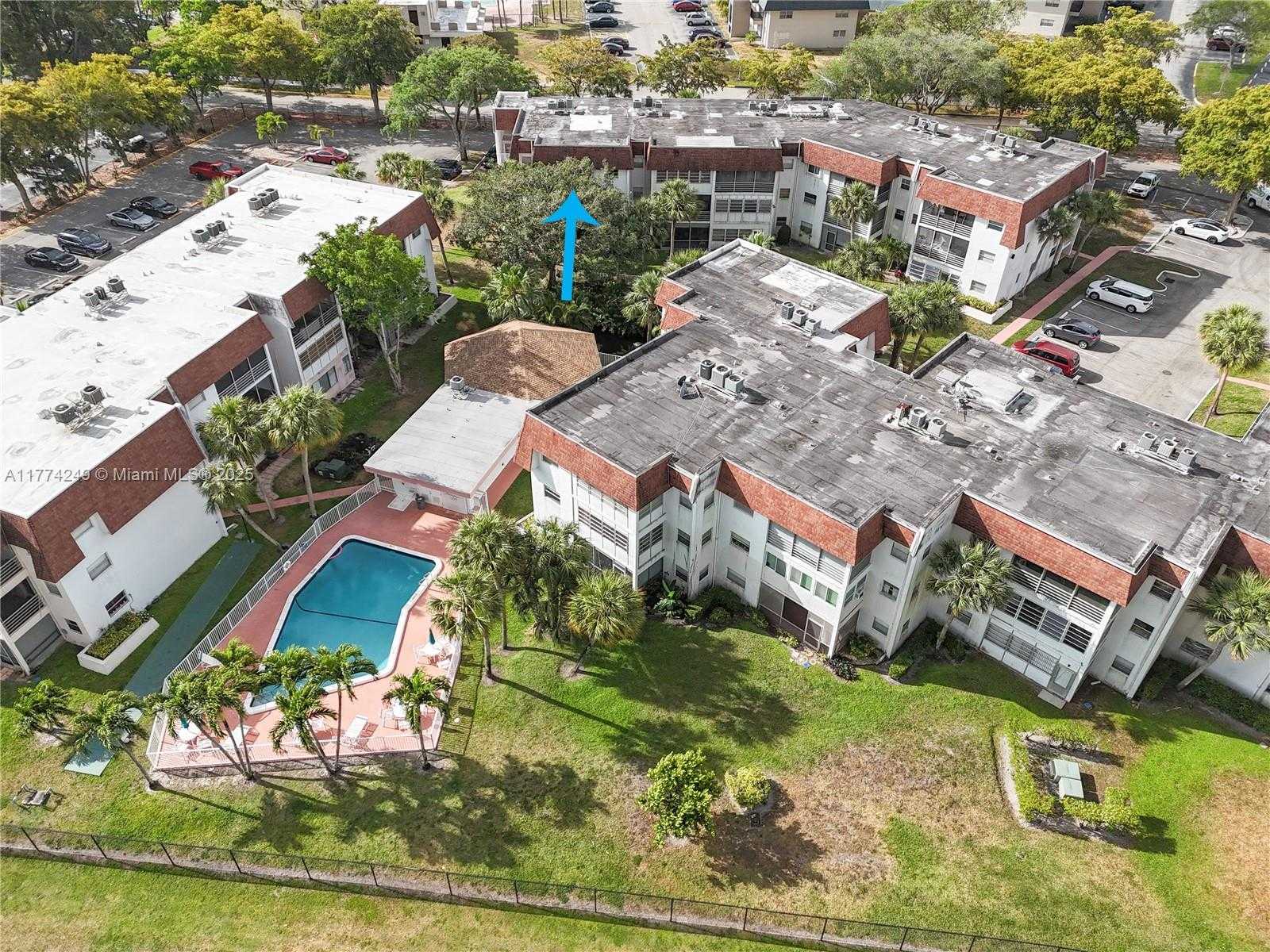 Small Image of 8004 LAGOS DE CAMPO BLVD #C-305, Tamarac Number 27