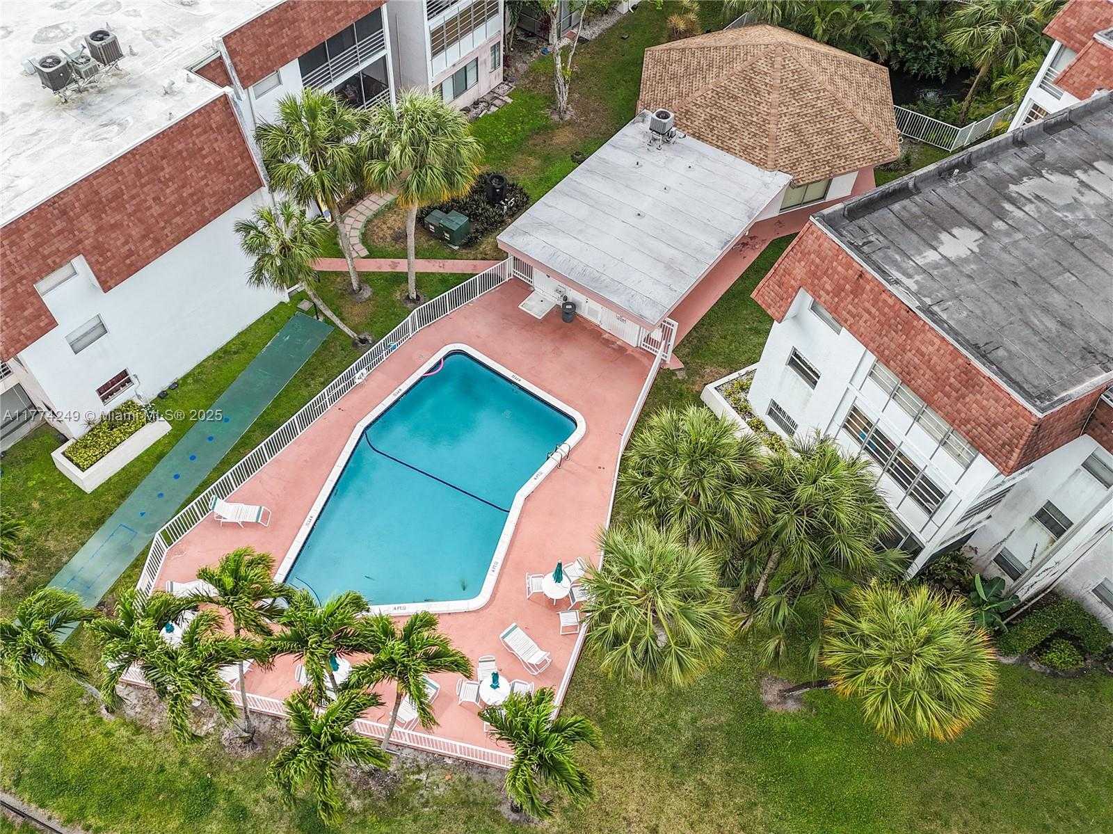 Small Image of 8004 LAGOS DE CAMPO BLVD #C-305, Tamarac Number 28