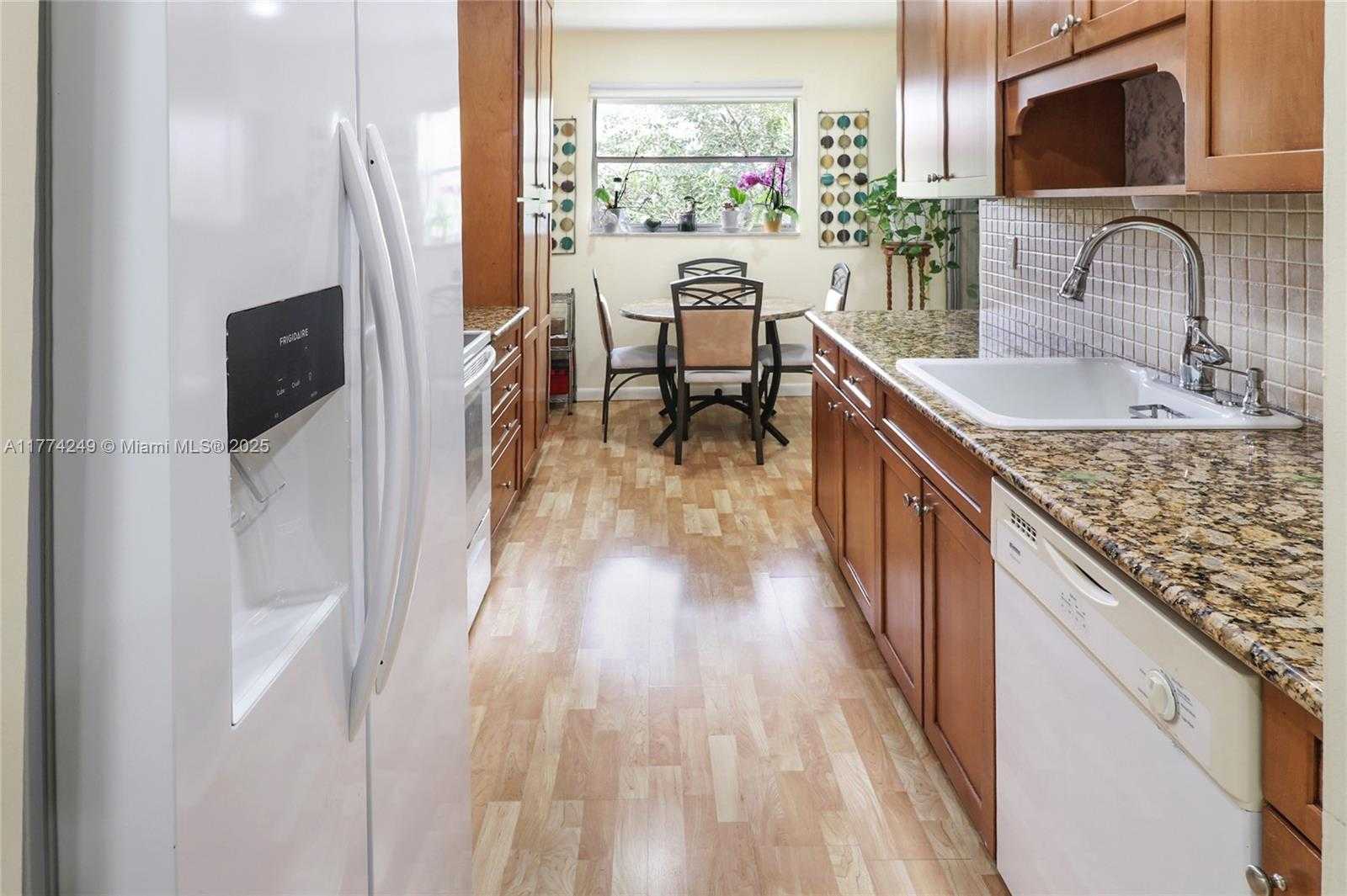 Small Image of 8004 LAGOS DE CAMPO BLVD #C-305, Tamarac Number 9