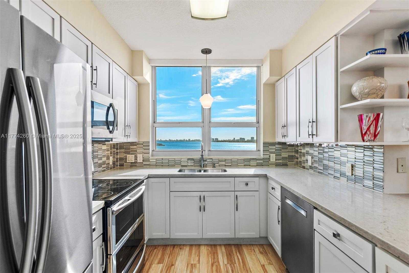 Small Image of 2000 NORTH BAYSHORE DR #910, Miami Number 4