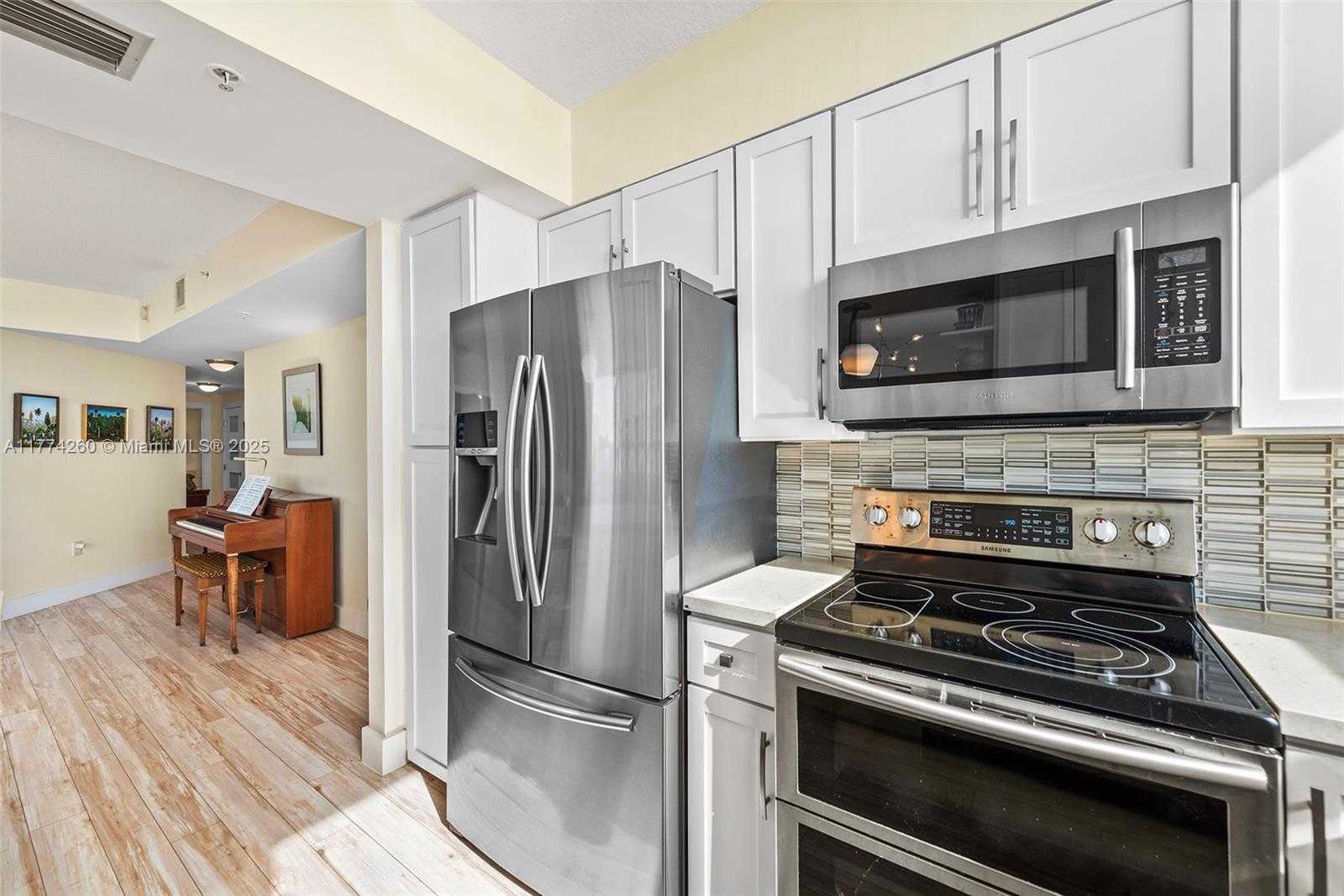 Small Image of 2000 NORTH BAYSHORE DR #910, Miami Number 6
