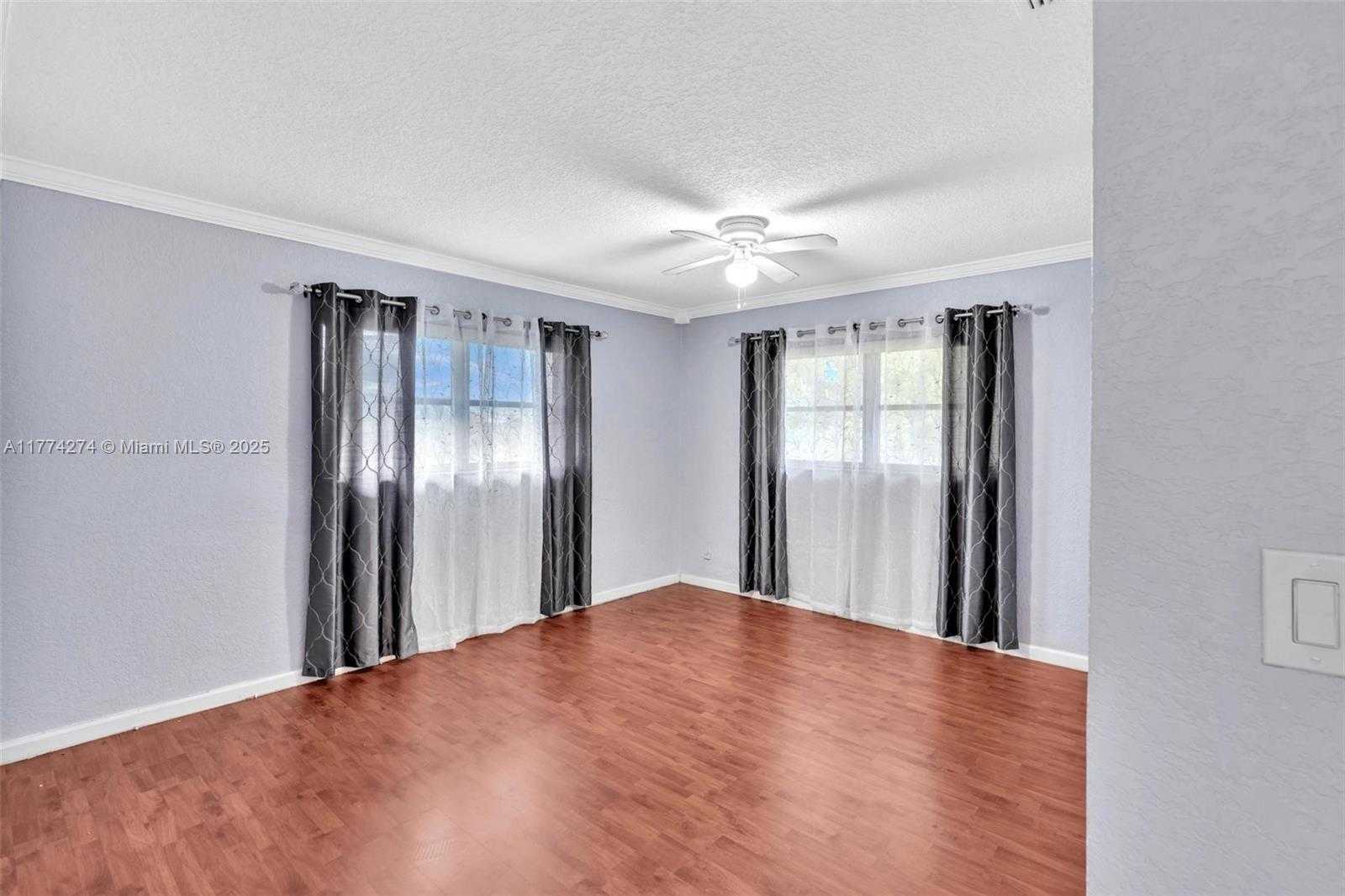Small Image of 4731 NORTH WEST 10TH CT #316, Plantation Number 11