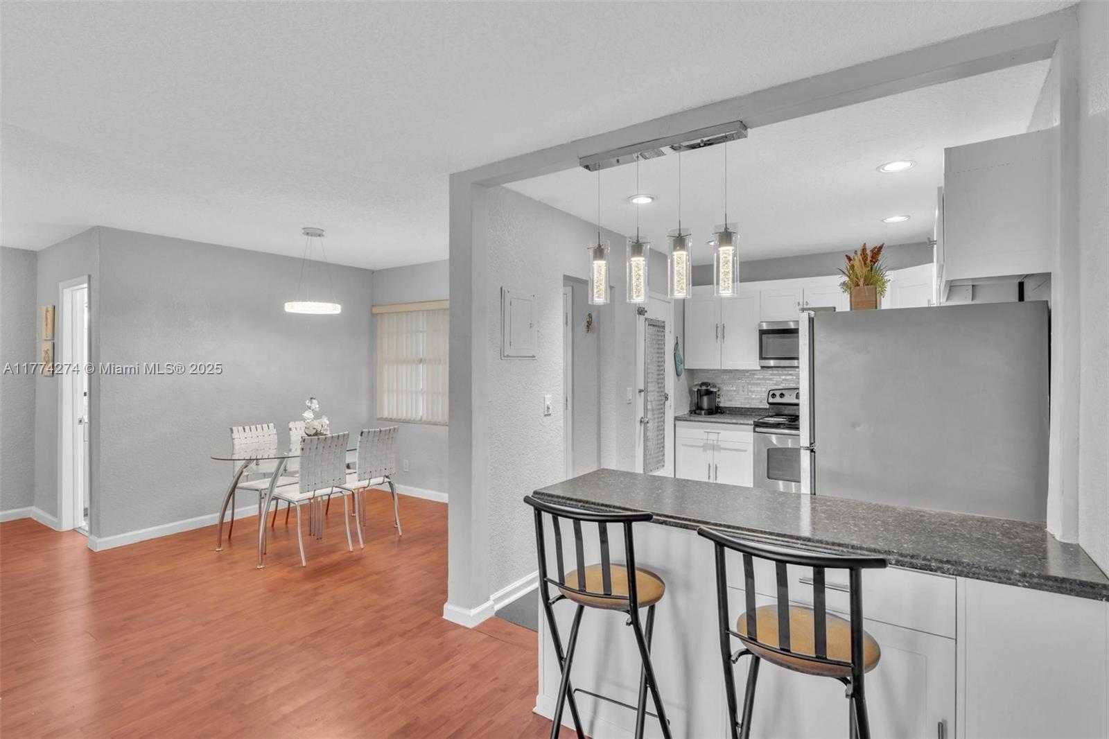 Small Image of 4731 NORTH WEST 10TH CT #316, Plantation Number 41