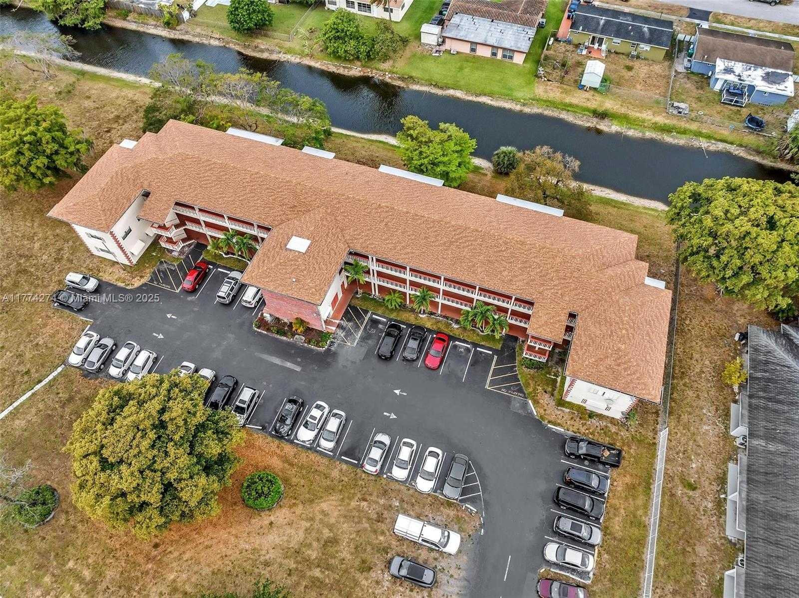 Small Image of 4731 NORTH WEST 10TH CT #316, Plantation Number 5