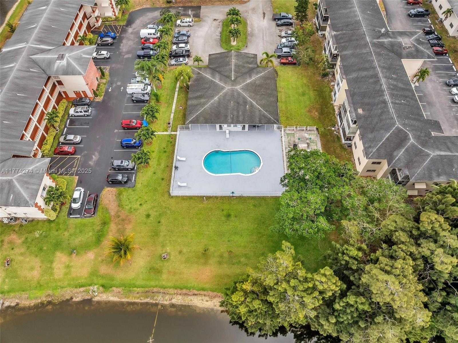 Small Image of 4731 NORTH WEST 10TH CT #316, Plantation Number 7