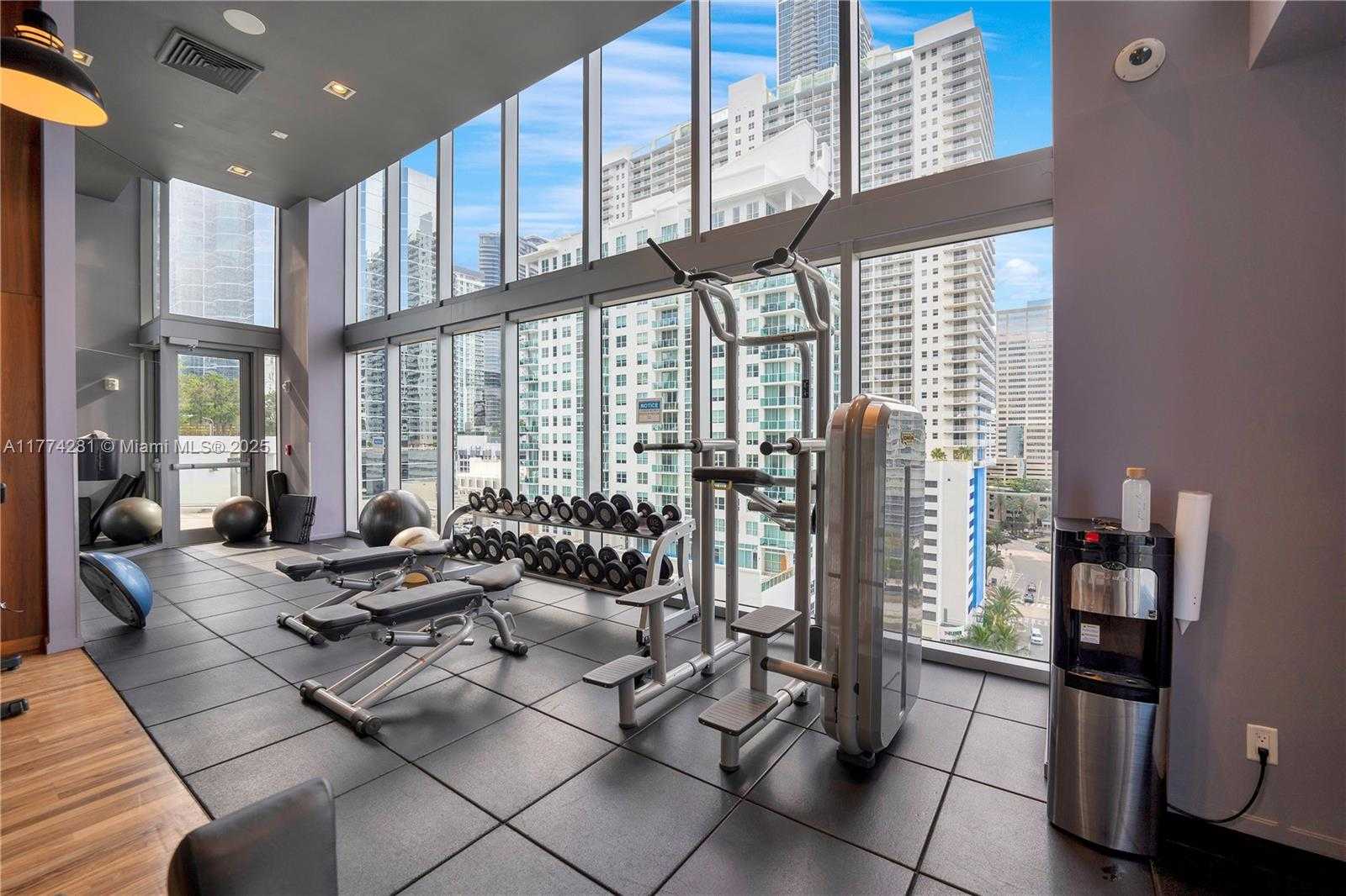 Small Image of 1300 BRICKELL BAY DR #601, Miami Number 12