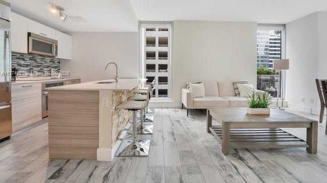 Small Image of 1300 BRICKELL BAY DR #601, Miami Number 25