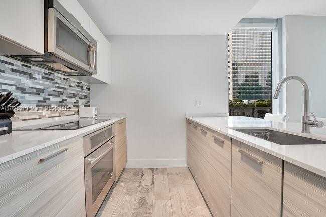 Small Image of 1300 BRICKELL BAY DR #601, Miami Number 29