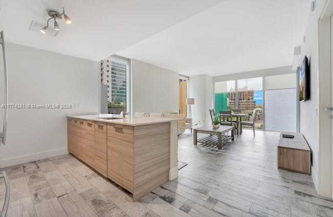 Small Image of 1300 BRICKELL BAY DR #601, Miami Number 31