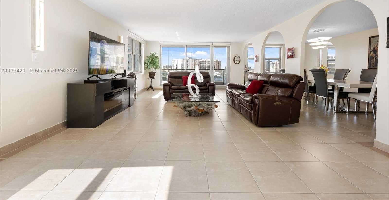 Small Image of 1920 SOUTH OCEAN DR #7A, Hallandale Beach Number 3
