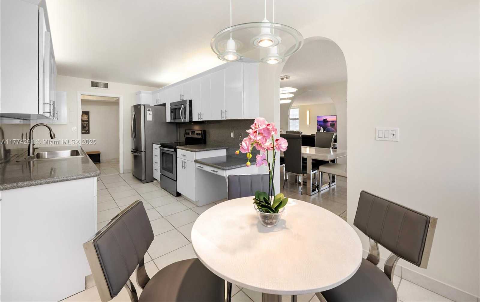 Small Image of 1920 SOUTH OCEAN DR #7A, Hallandale Beach Number 8