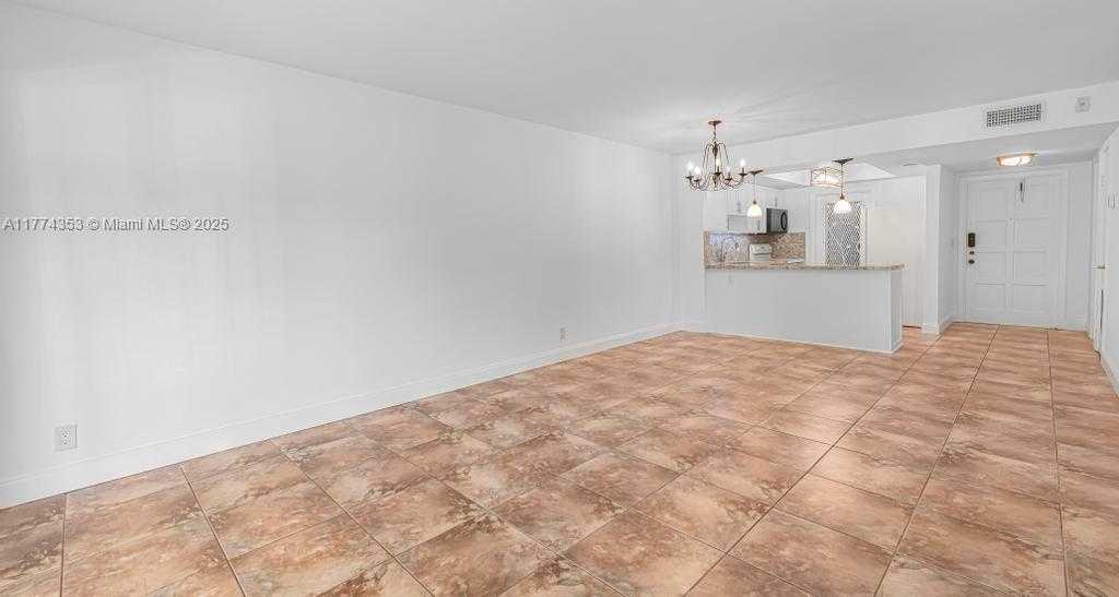Small Image of 1101 HILLCREST CT #315, Hollywood Number 11