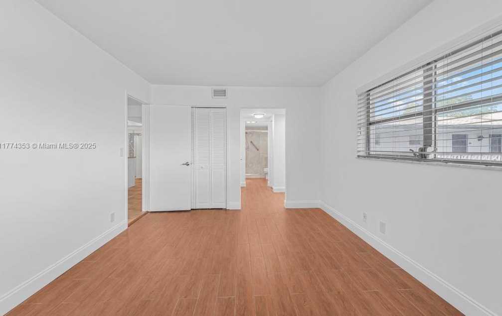 Small Image of 1101 HILLCREST CT #315, Hollywood Number 14