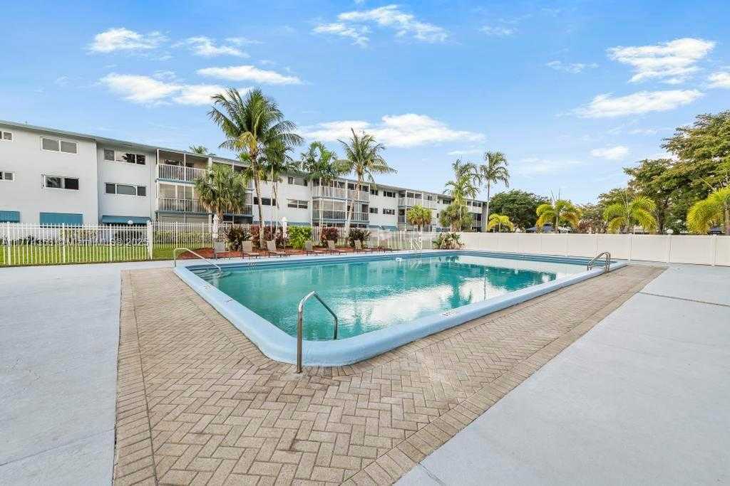 Small Image of 1101 HILLCREST CT #315, Hollywood Number 17